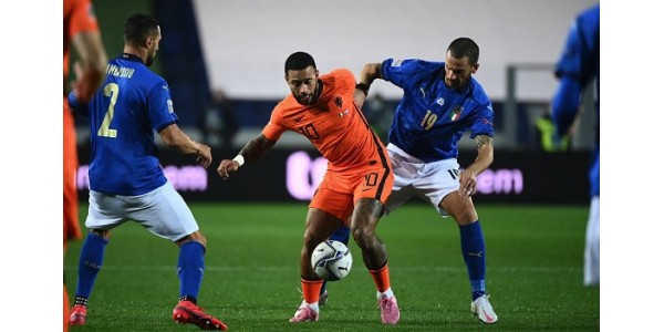 Donny van de Beek erzielt das erste Tor der Nationalmannschaft